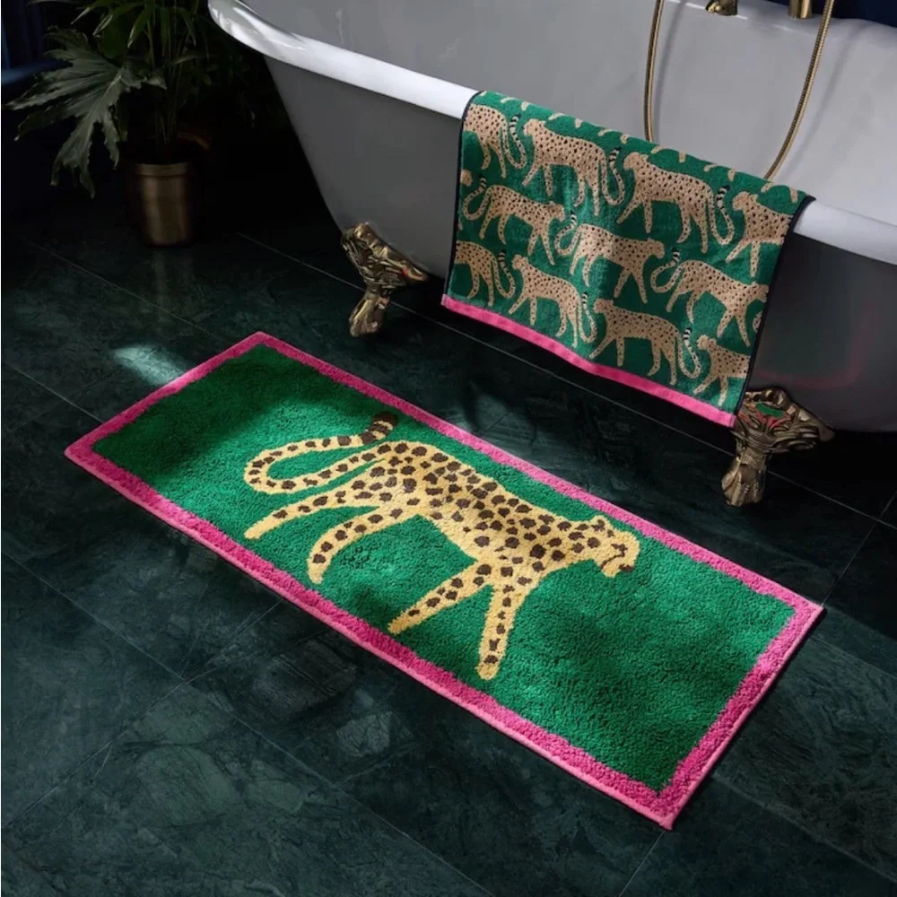 Leopard Print Bath Mat Set with Pink Border